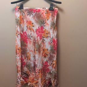 Women's a line skirt. Floral print 100% rayon. No pockets. Ruffled bottom hem
